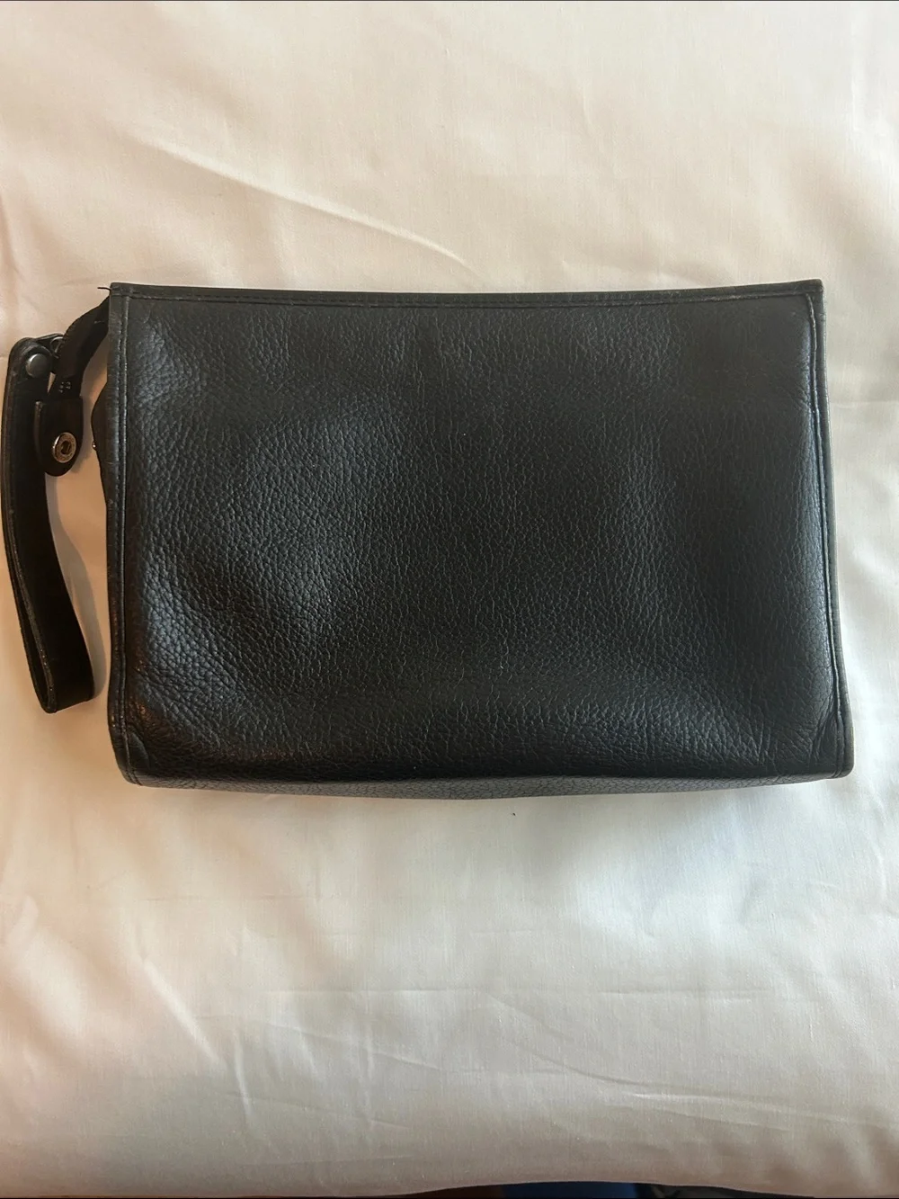 Burberry classic leather